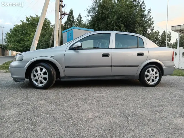 Opel Astra G 2001 · 1.6 MT