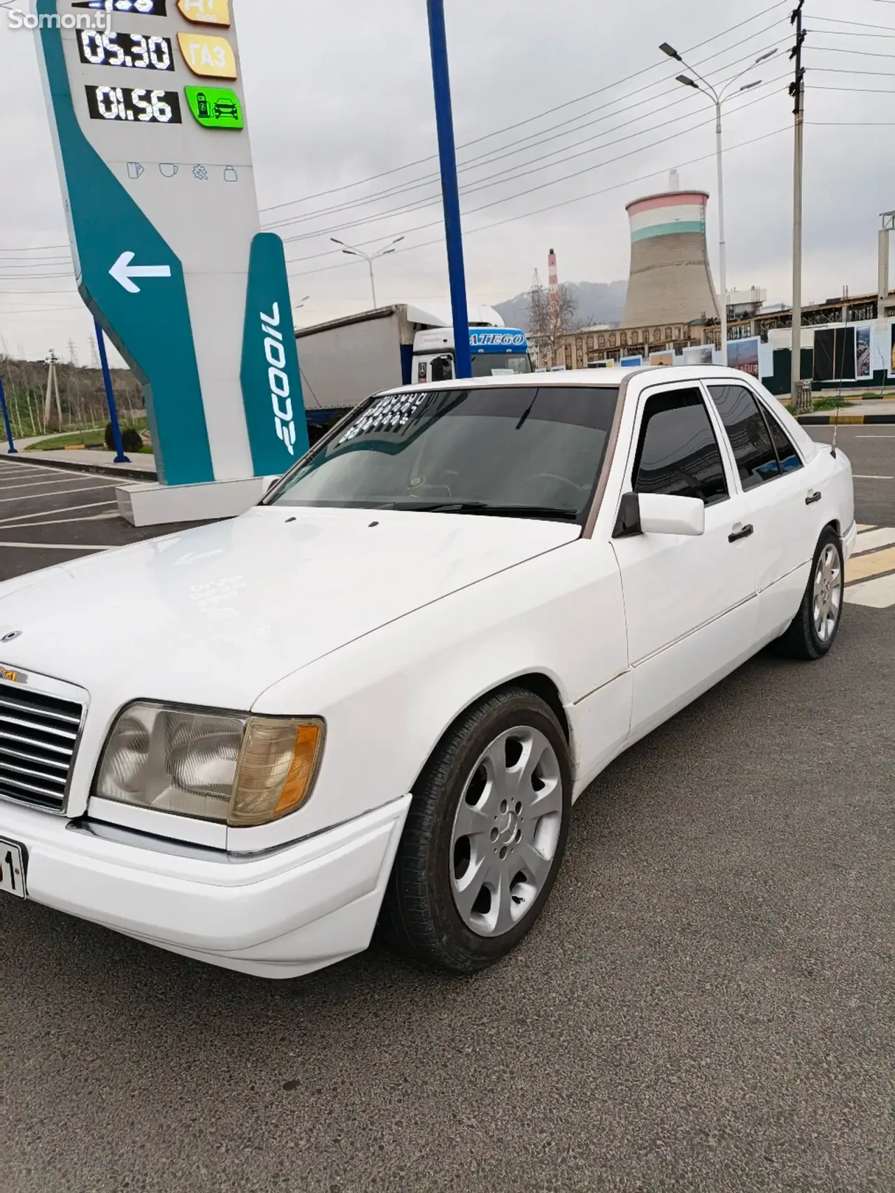 Mercedes-Benz W124 1993 · 2.0 MT