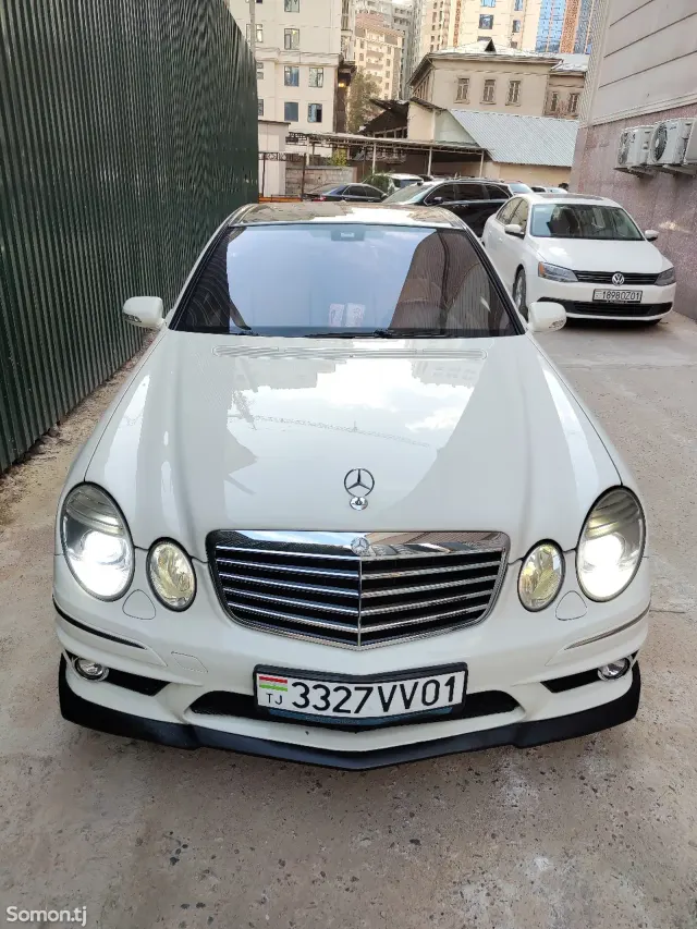 Mercedes-Benz E class 2009 · 5.5 AT