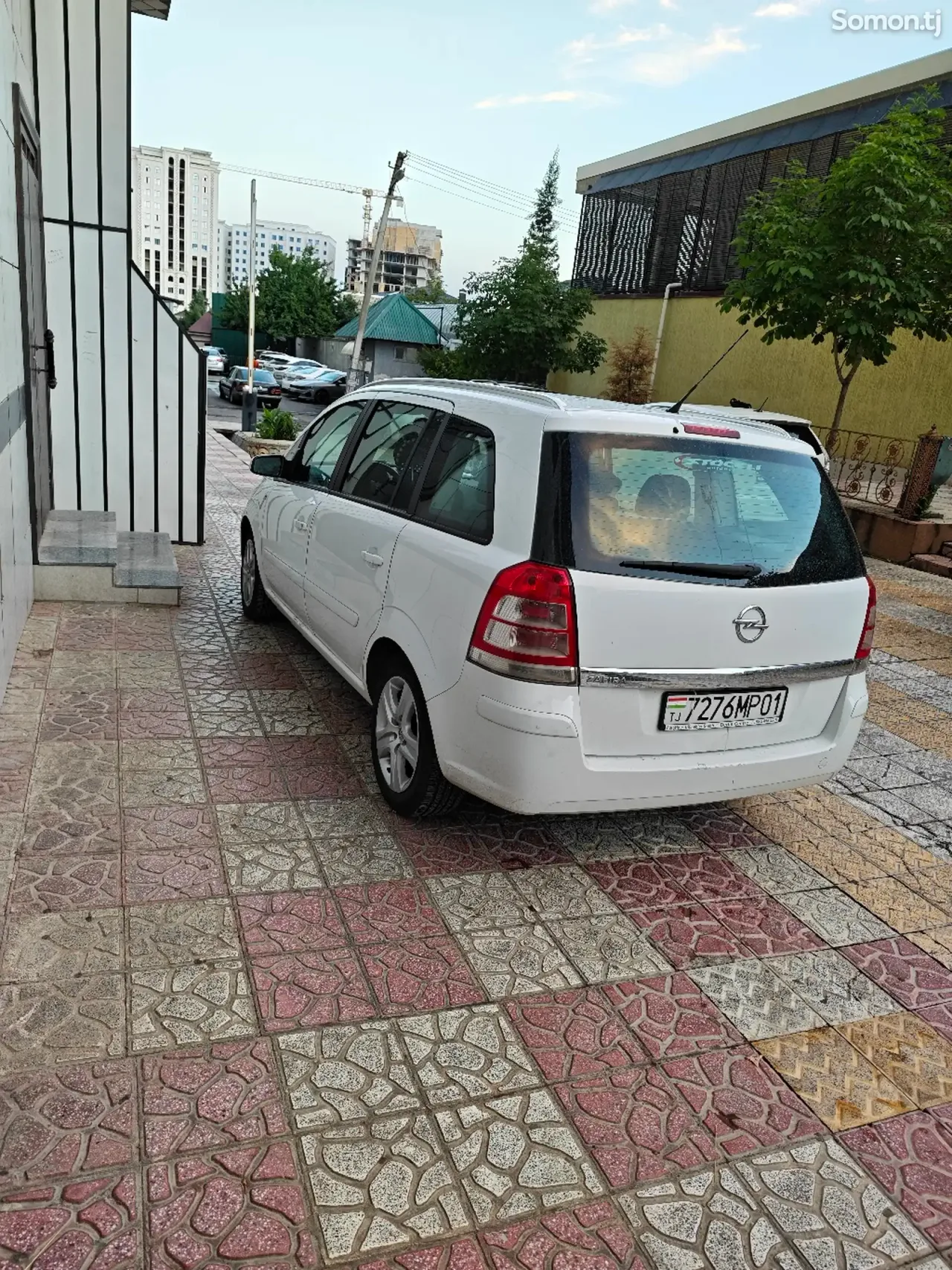 Opel Zafira 2009 · 1.6 MT