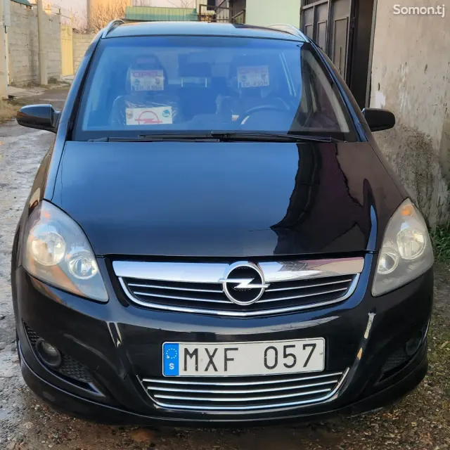 Opel Zafira 2009 · 1.6 MT