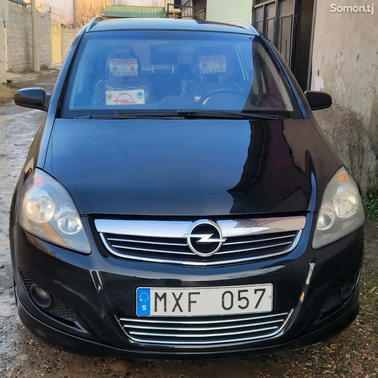 Opel Zafira 2009 · 1.6 MT
