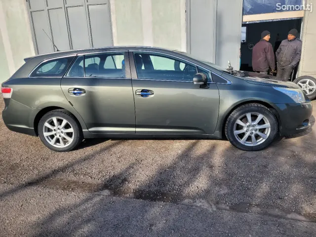 Toyota Avensis 2009 · 2.0 MT