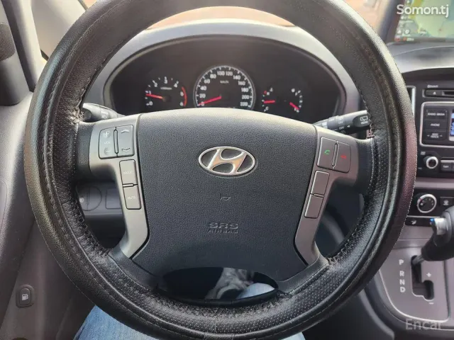 Hyundai Staria 2015 · 2.5 AT
