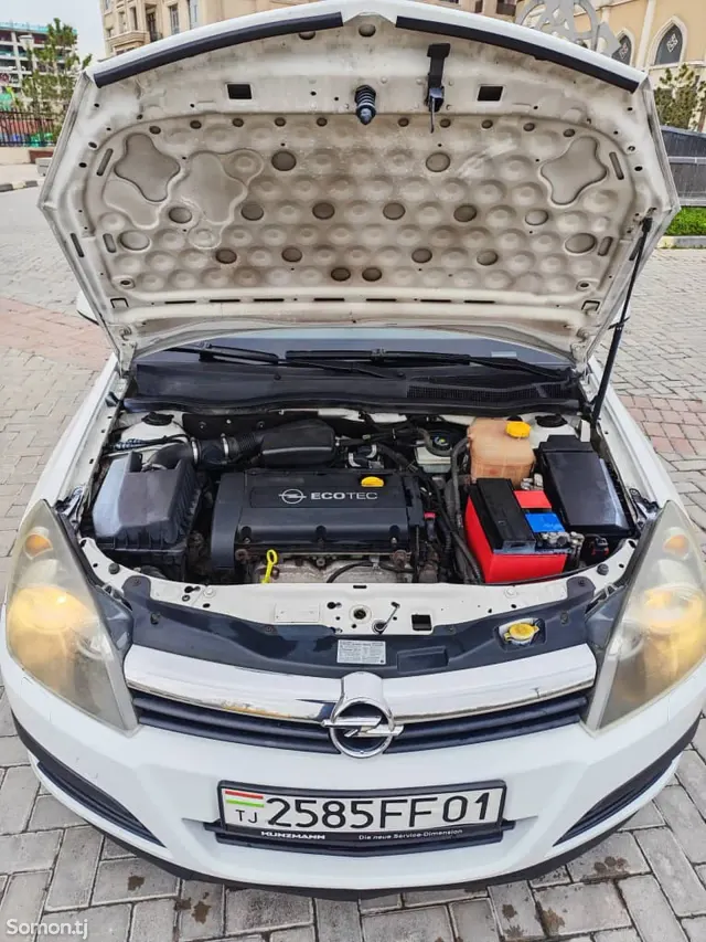 Opel Astra H 2007 · 1.6 MT