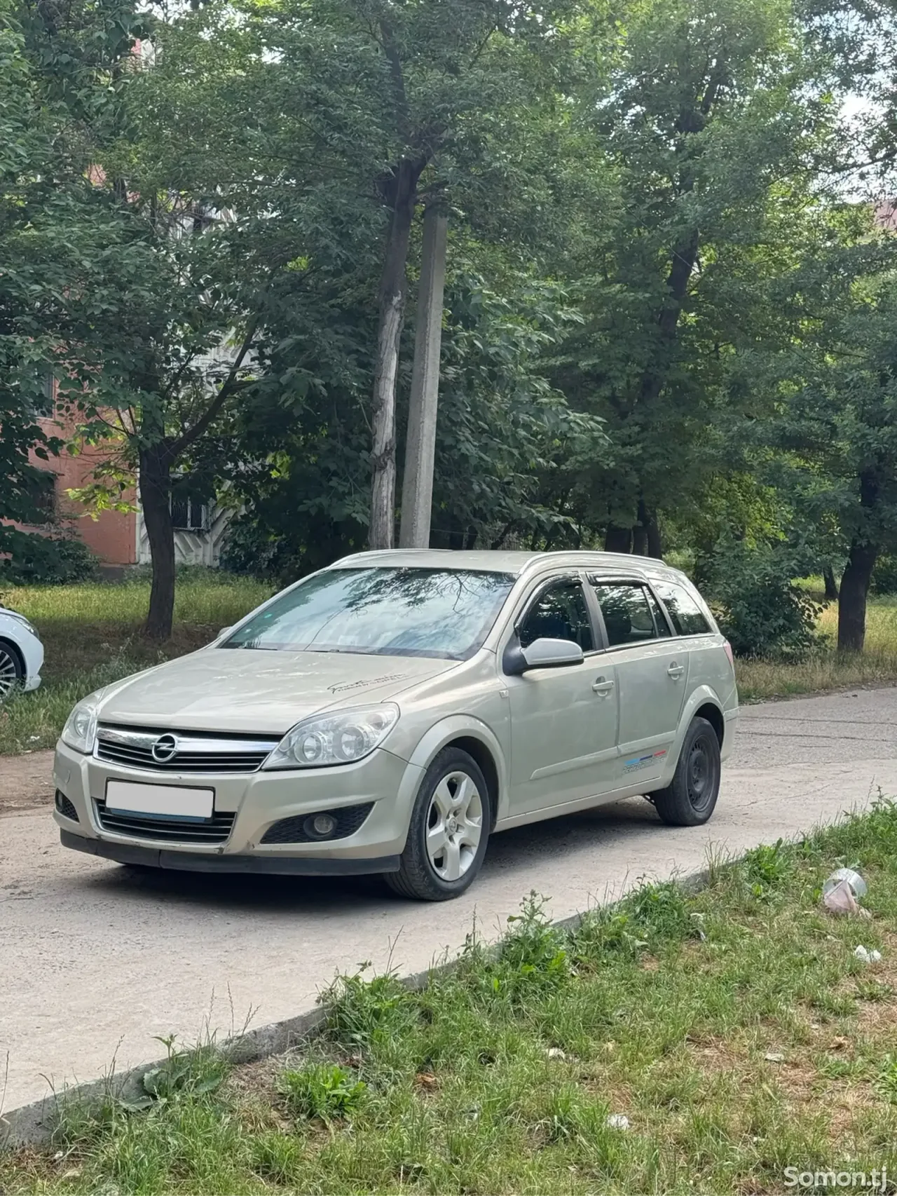 Opel Astra H 2008 · 1.6 MT