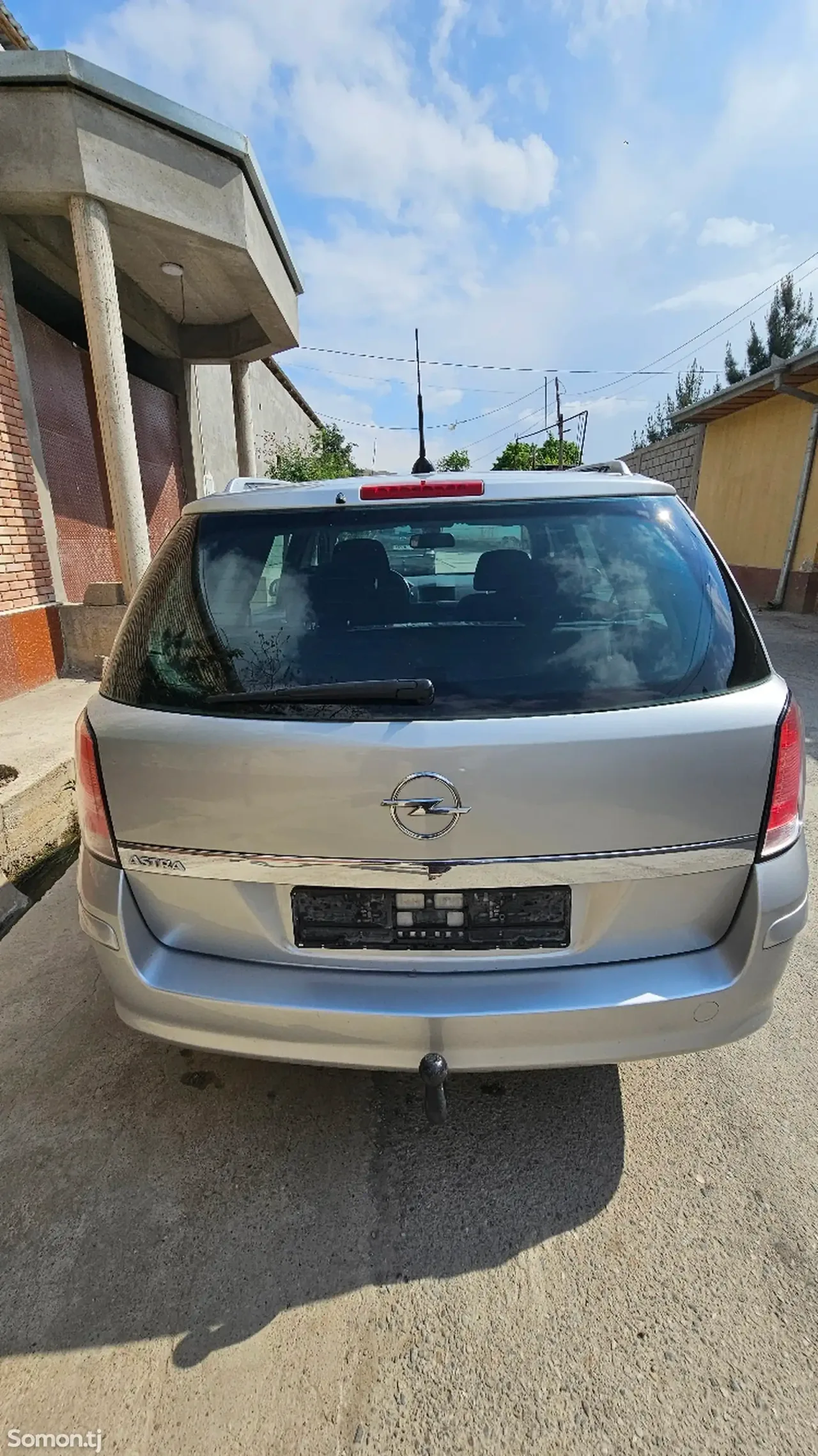 Opel Astra H 2006 · 1.6 MT