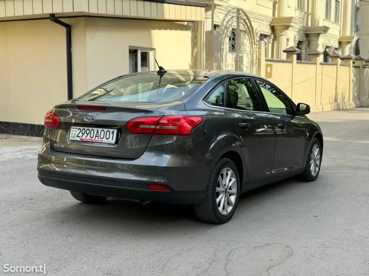 Ford Focus 2018 · 1.6 AT