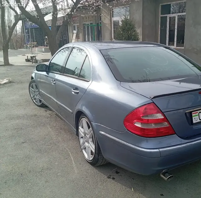 Mercedes-Benz E class 2003 · 2.4 AT