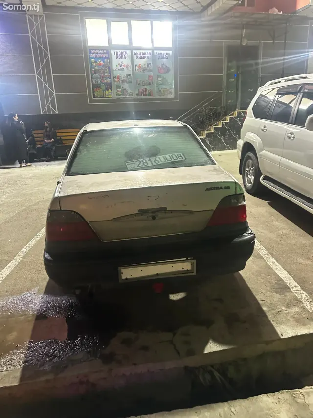 Daewoo Nexia 1995 · 1.6 MT