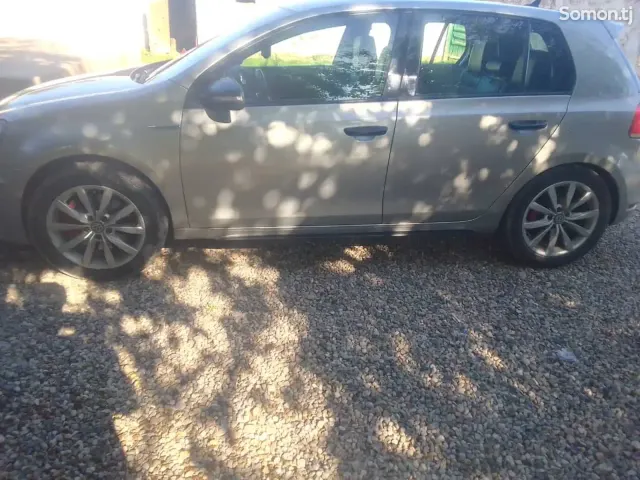 Volkswagen Golf 2012 · 2.0 AT