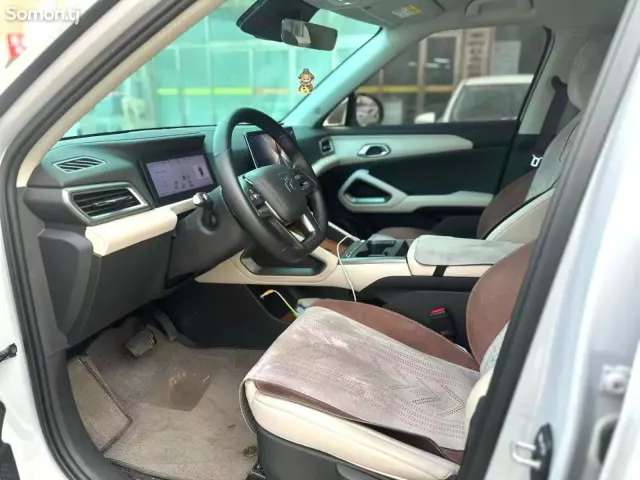 BYD Yuan Up 2025 · AT