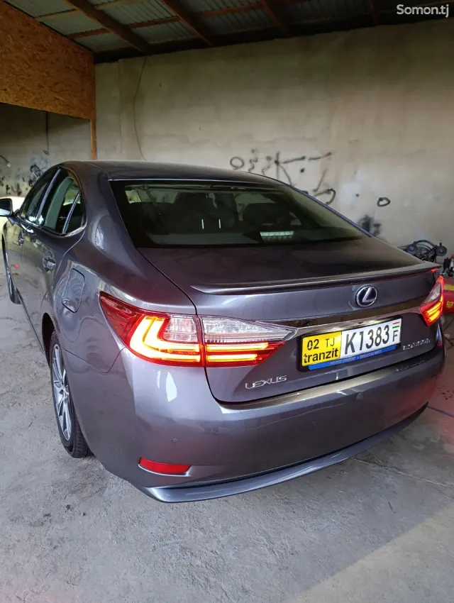 Lexus ES series 2016 · 3.0 AT