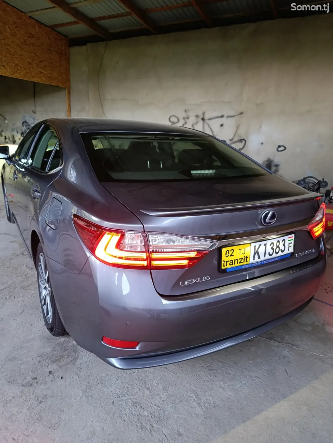 Lexus ES series 2016 · 3.0 AT
