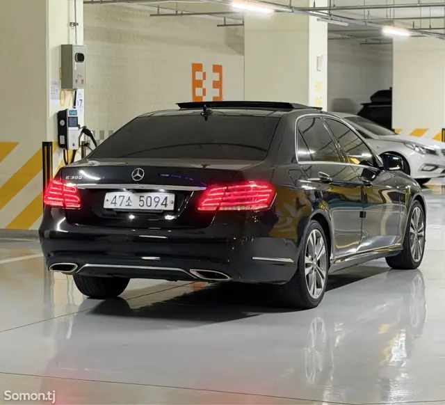 Mercedes-Benz E class 2015 · 3.0 AT