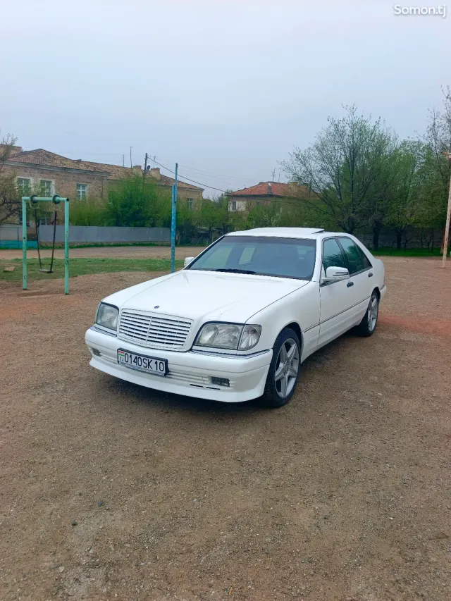 Mercedes-Benz S class 1995 · 3.5 AT