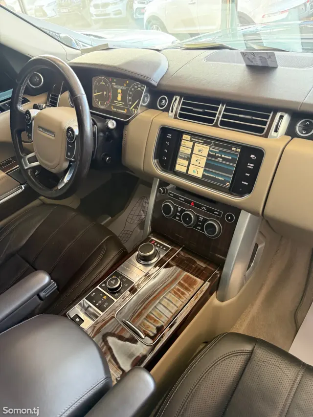 Land Rover Vogue 2015 · 4.4 AT