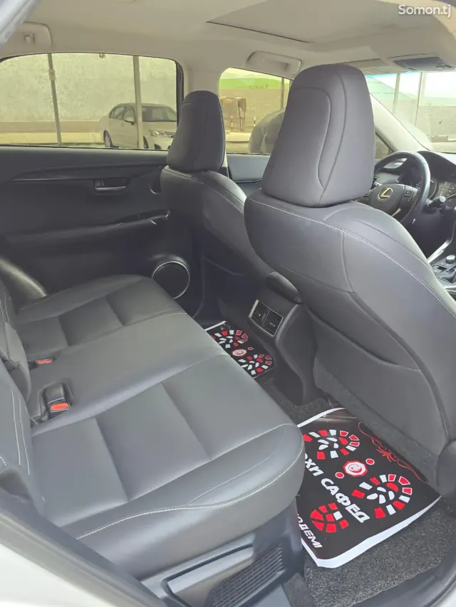 Lexus NX series 2016 · 2.5 AT