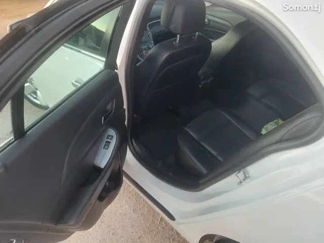 Chevrolet Malibu 2015 · 2.0 AT