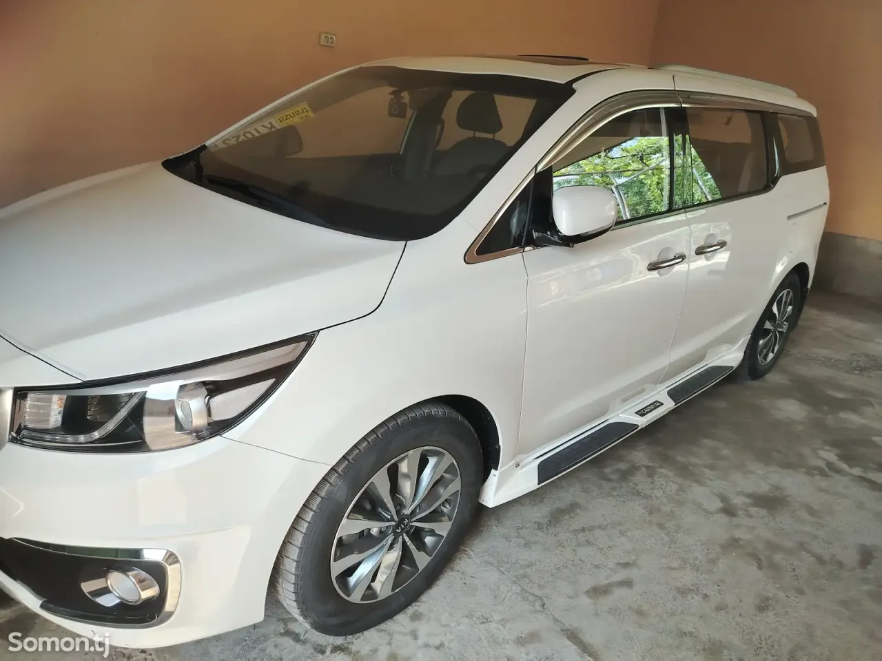 Kia Carnival 2015 · 2.2 AT