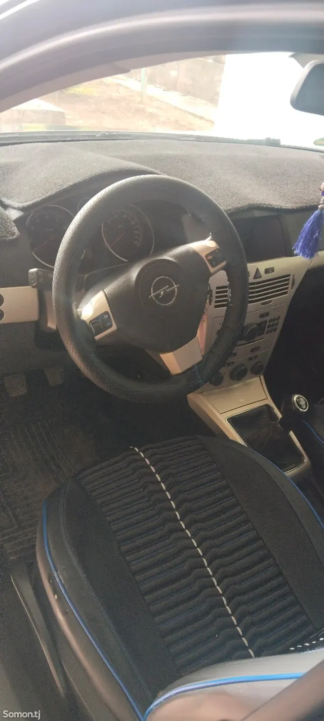 Opel Astra H 2007 · 1.6 MT