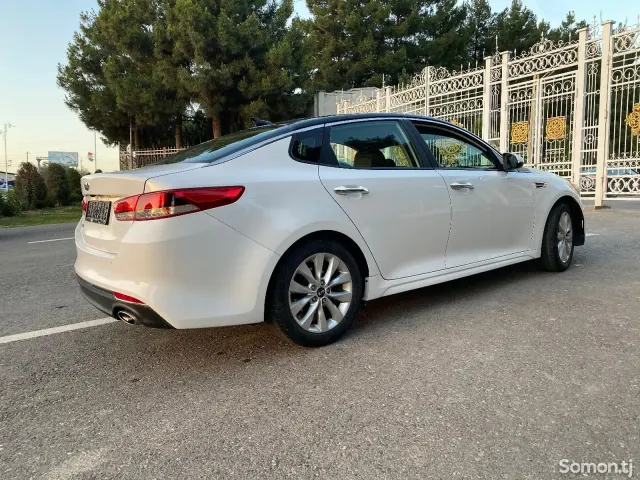 Kia Optima 2016 · 2.4 AT