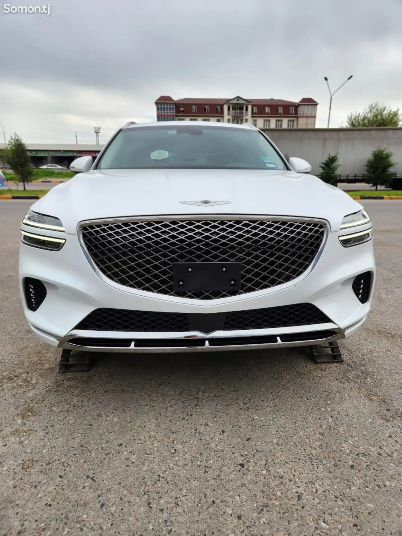 Hyundai Genesis 2024 · 2.5 AT