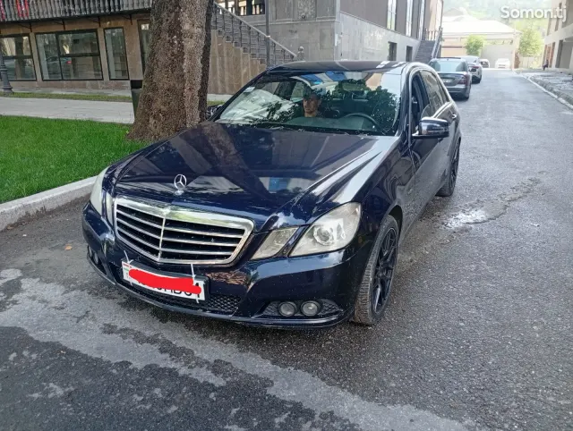 Mercedes-Benz E class 2010 · 2.2 AT