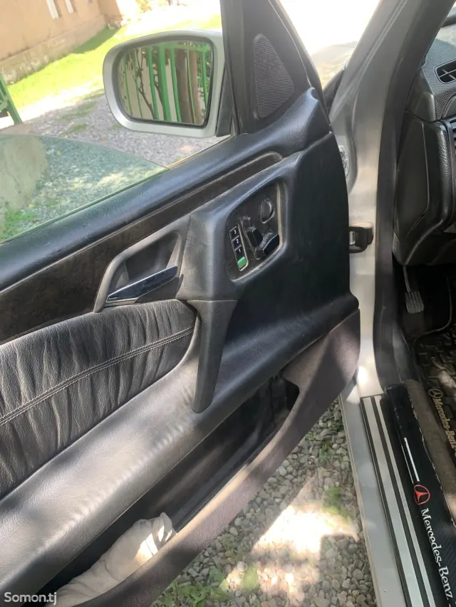 Mercedes-Benz C class 1997 · 3.2 AT