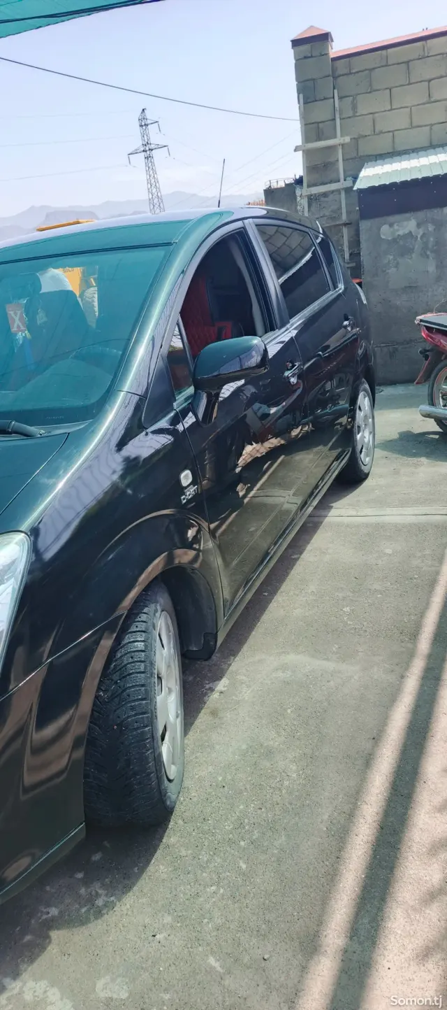 Toyota Verso 2006 · 2.2 MT