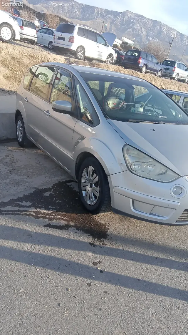 Ford Focus C-Max 2008 · 2.3 AT