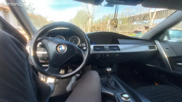 BMW 5 series 2004 · 2.4 MT