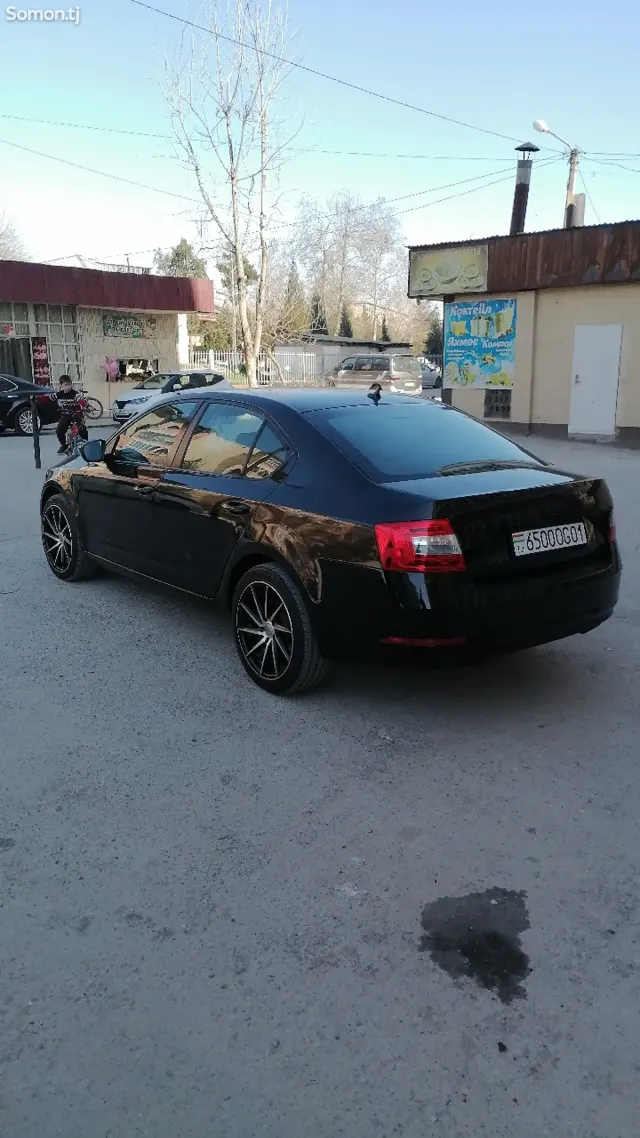 Skoda Octavia 2018 · 1.6 AT