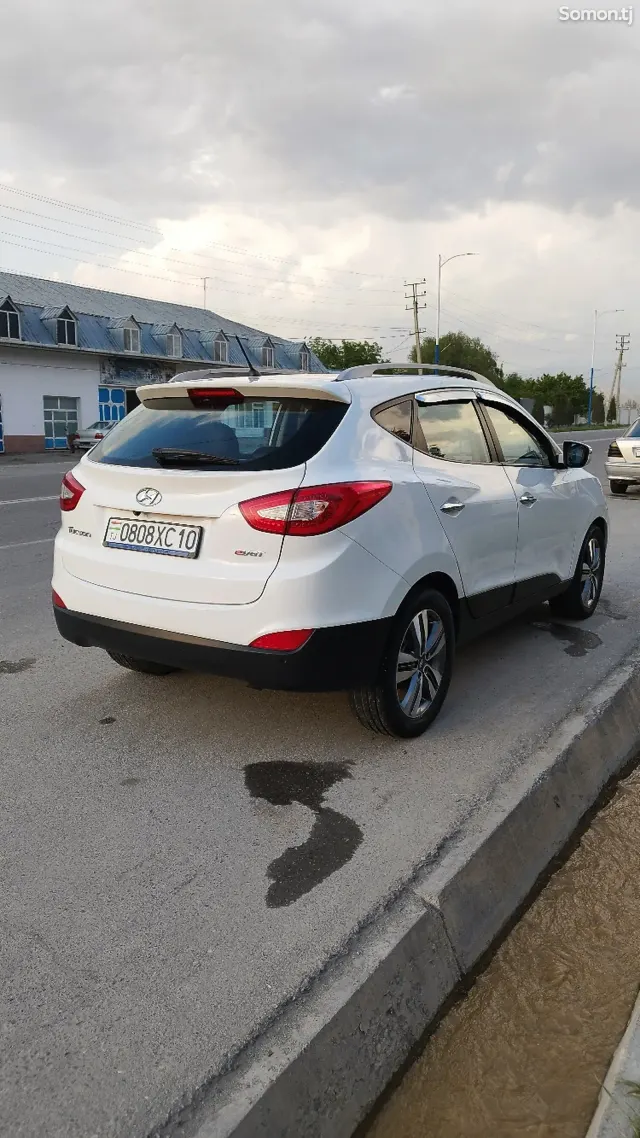 Hyundai Tucson 2015 · 2.0 AT