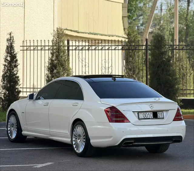 Mercedes-Benz S class 2012 · 3.5 AT
