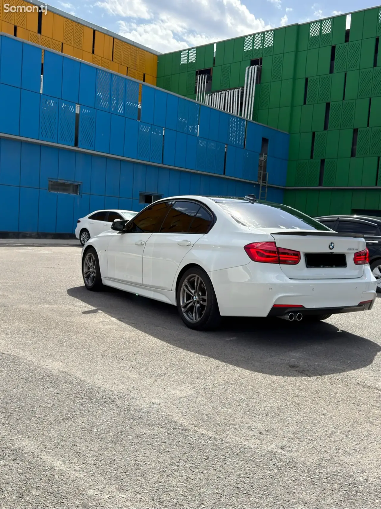 BMW 3 series 2017 · 2.0 AT