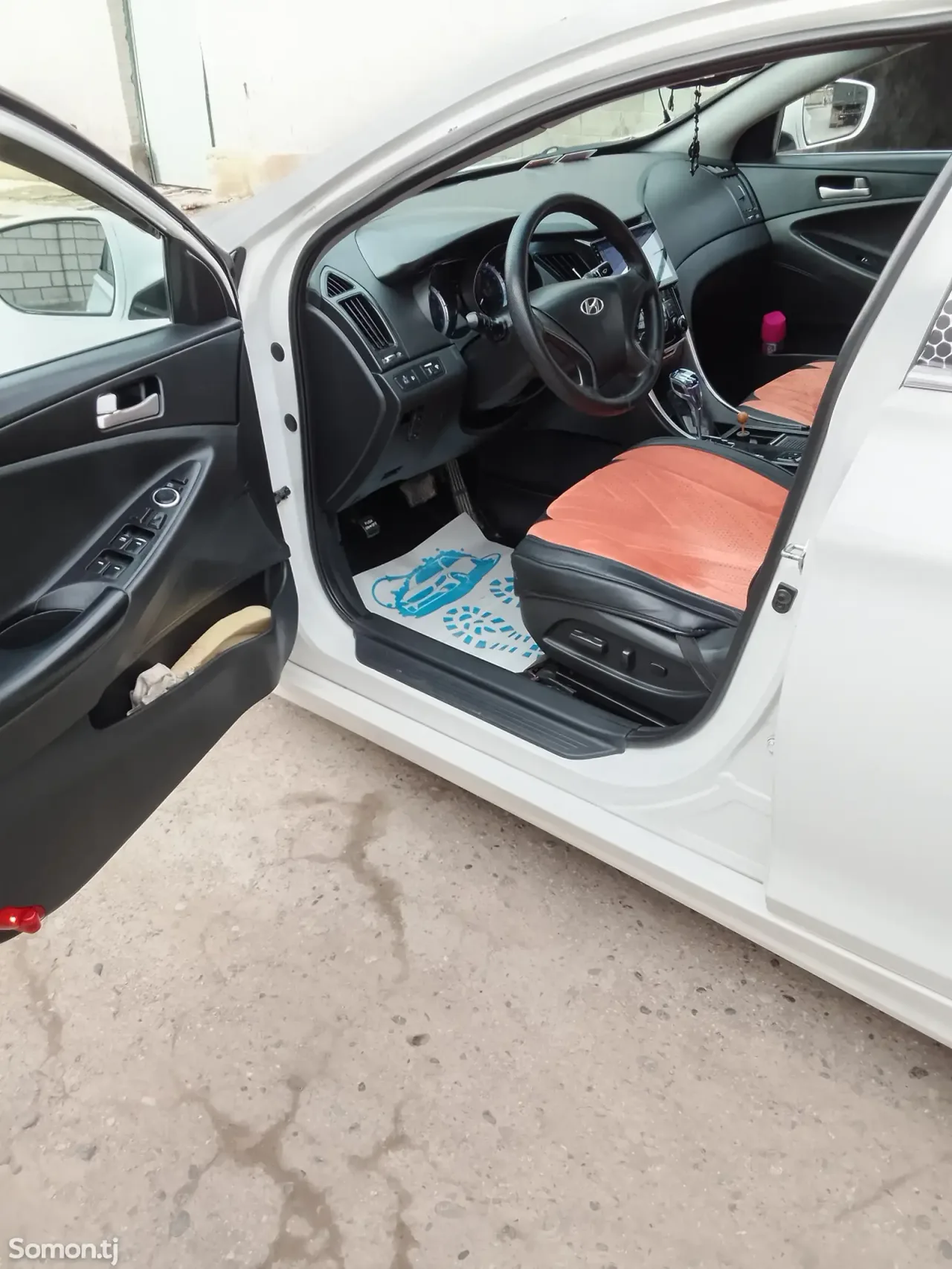 Hyundai Sonata 2011 · 2.0 AT