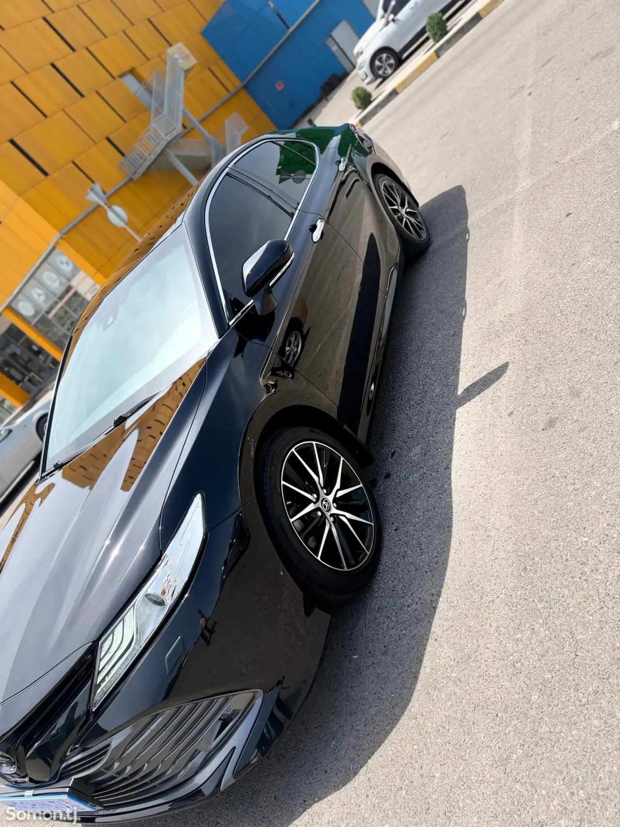 Toyota Camry 2020 · 2.5 AT