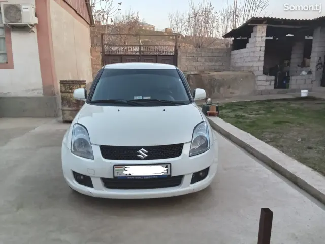 Suzuki Swift 2009 · 1.3 AT
