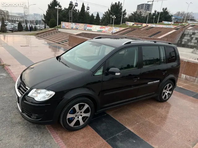 Volkswagen Touran 2008 · 1.9 AT