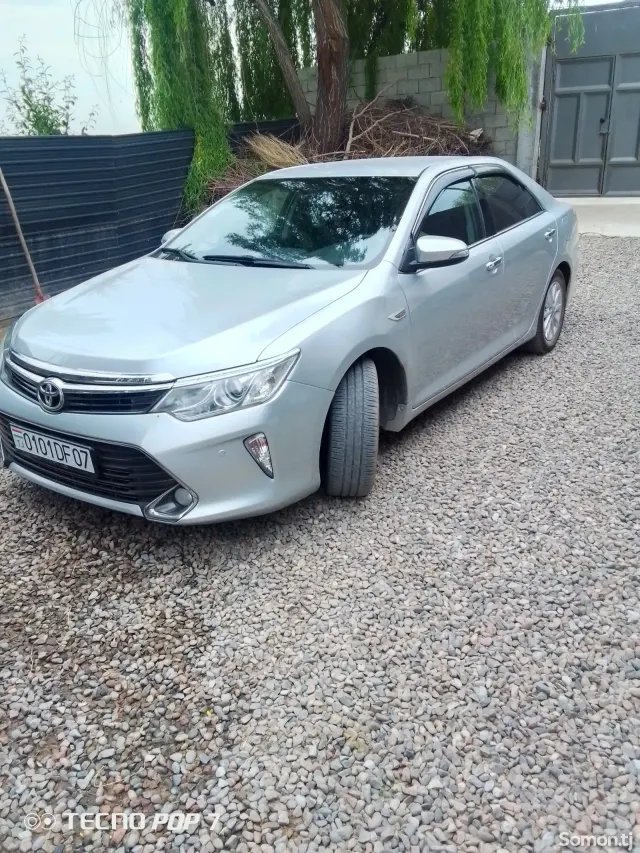 Toyota Camry 2015 · 2.0 AT