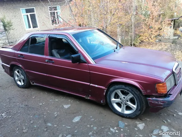 Mercedes-Benz W201 1992 · 2.2 MT