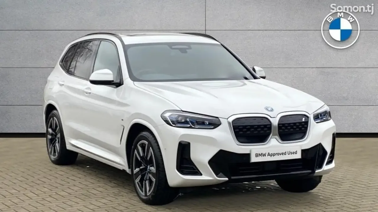 BMW iX 2025 · AT