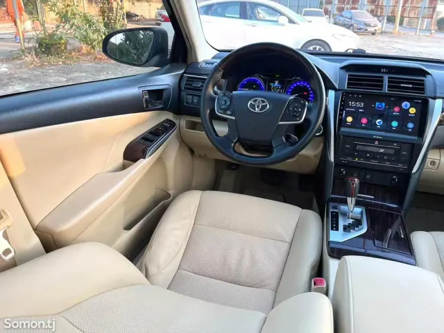Toyota Camry 2015 · 2.5 AT