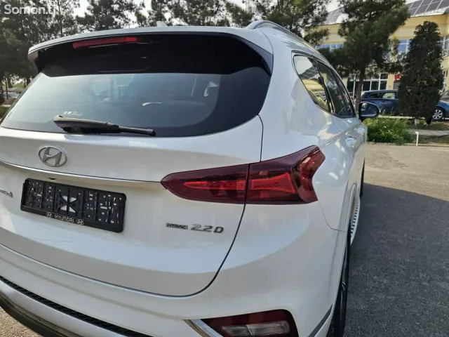 Hyundai Santa Fe 2019 · 2.2 AT