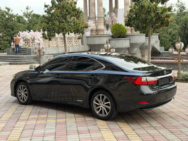 Lexus ES series 2016 · 3.0 AT