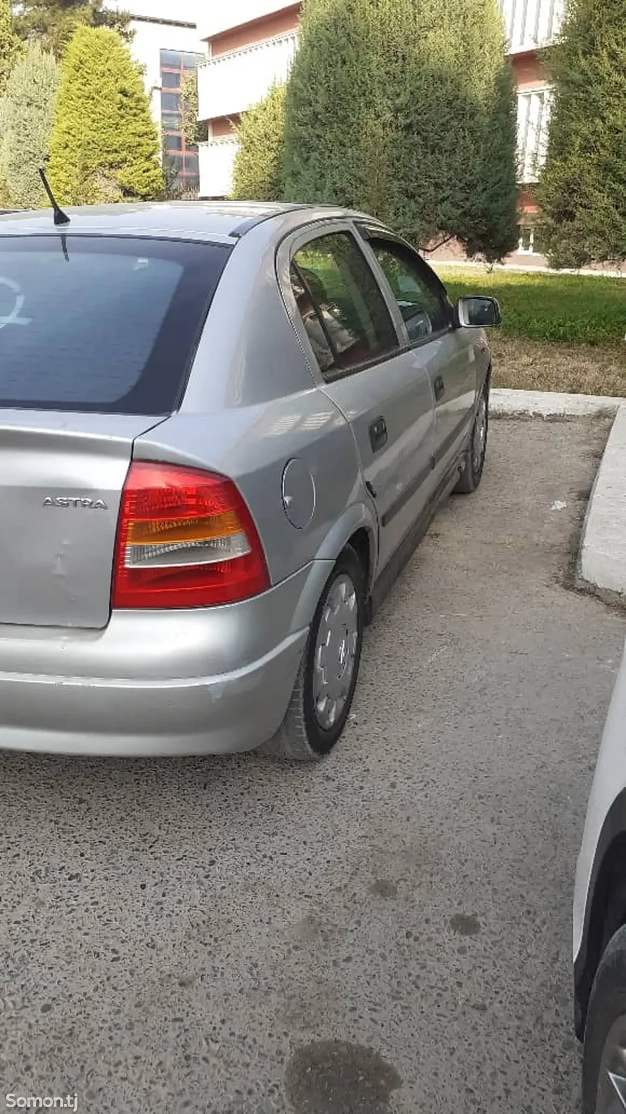 Opel Astra G 1998 · 1.6 MT