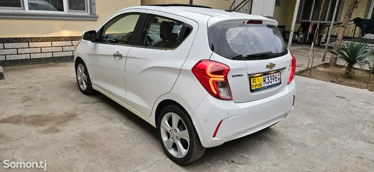 Chevrolet Spark 2016 · 1.2 AT