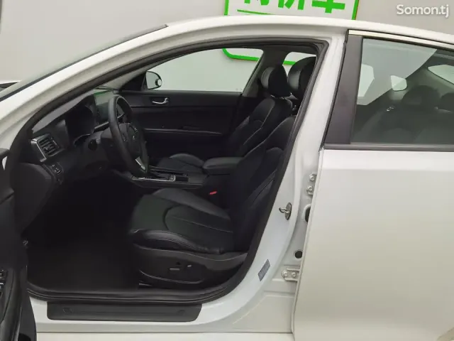Kia K5 2016 · 2.0 AT