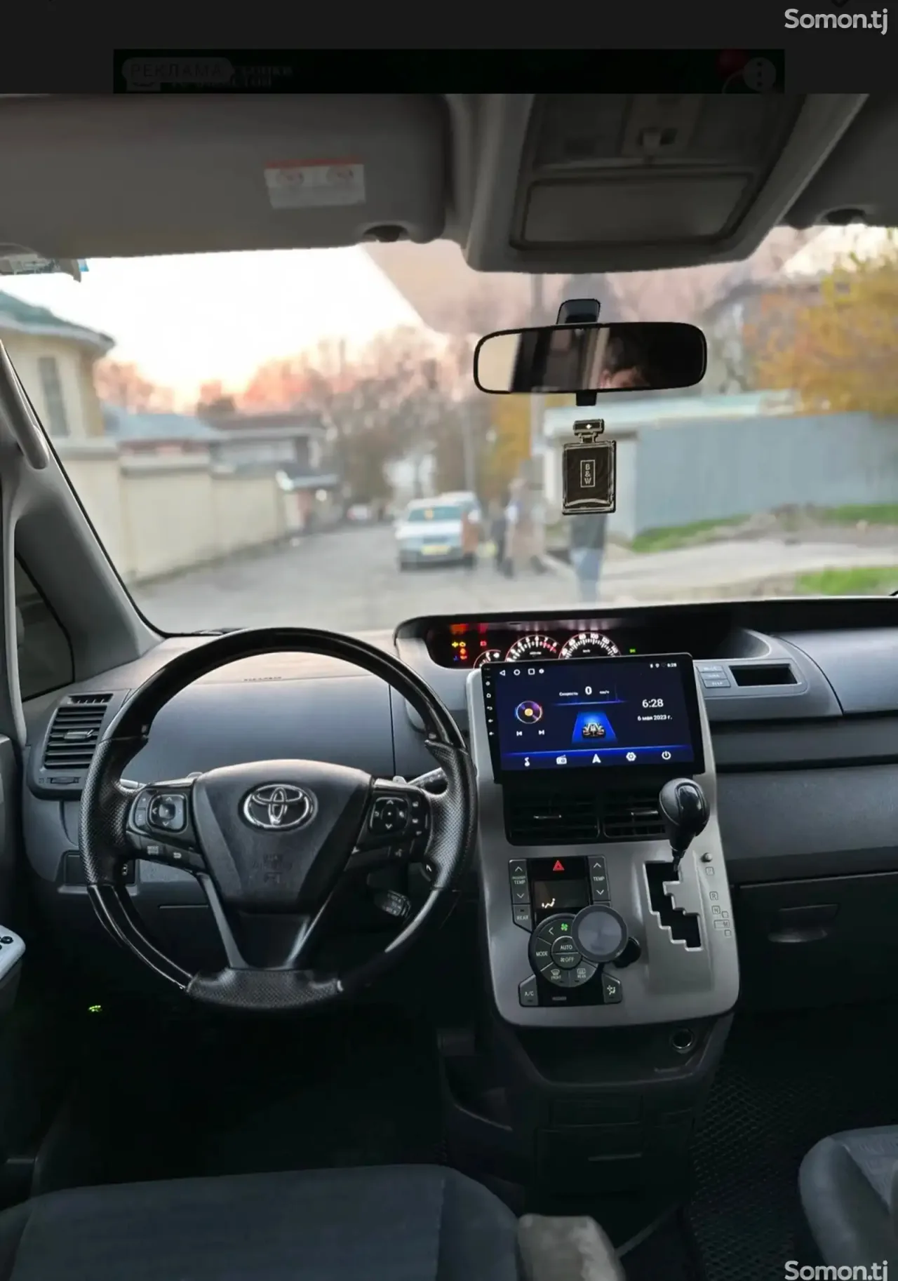 Toyota Voxy 2008 · 2.0 AT